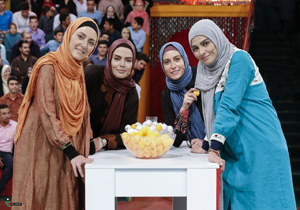 رقابت چهار بانوی بازیگر در خندوانه/ همدردی «جناب خان» با دانش‌آموزان در آستانه ماه مهر!
