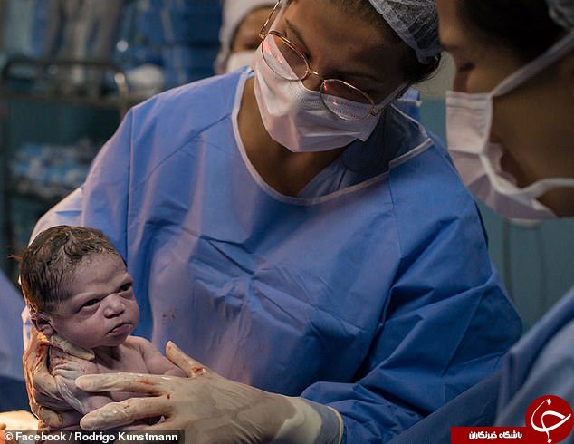 نگاه جالب نوزاد به پرستار پس از تولد!