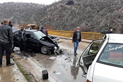۱۲ مصدوم و یک کشته طی تصادف شاخ به شاخ در محور یاسوج- اصفهان