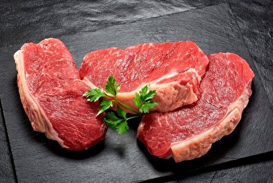 فروش گوشت بُز و میش به قیمت ۱۳۰ تا ۱۵۰ هزار تومان در بازار